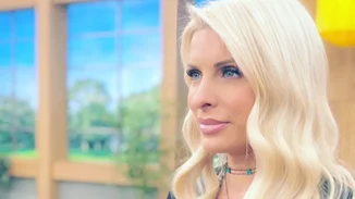 Ελένη Μενεγάκη | Παιχνίδια στο χιόνι με τα παιδιά της!