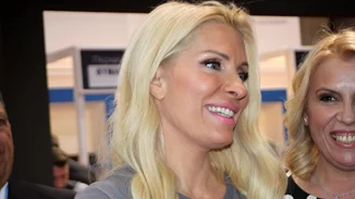 Ελένη Μενεγάκη | Πιο casual και λαμπερή από ποτέ στην Έκθεση τροφίμων και ποτών