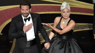 Ο Bradley Cooper απαντά γιατί με την Lady Gaga υποδύθηκαν τους ερωτευμένους στη σκηνή των Όσκαρ