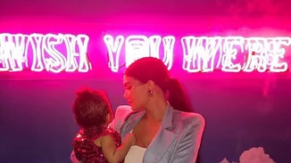 Η κόρη της Kylie Jenner μόλις απέκτησε την πρώτη της Chanel σε ένα από τα πιο παραμυθένια πάρτυ πρώτων γενεθλίων