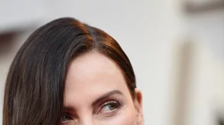 Charlize Theron | Η ανατρεπτική αλλαγή που έκανε στα μαλλιά της