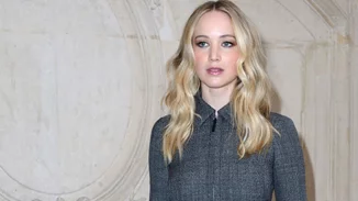 Jennifer Lawrence | Η πρώτη δημόσια εμφάνιση με το δαχτυλίδι αρραβώνων της