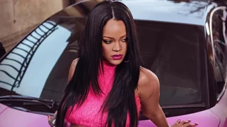 Φούξια κραγιόν το χειμώνα | Πώς το φορούν οι καστανές και πώς οι ξανθές