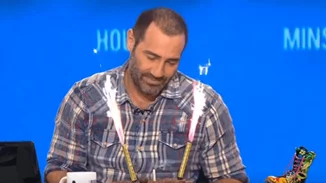 Αντώνης Κανάκης | Τα γενέθλια στον αέρα του «Ράδιο Αρβύλα»