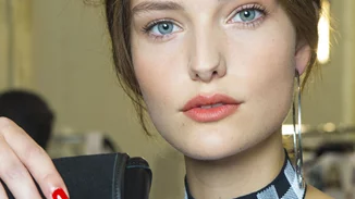 Τάσεις μανικιούρ 2019 | Τι θα κάνουμε στα νύχια μας τo καλοκαίρι