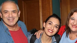 Ελισάβετ Κωνσταντινίδου - Ταξιάρχης Χάνος | Στο θέατρο για να δουν την κόρη τους, Μαρία Χάνου