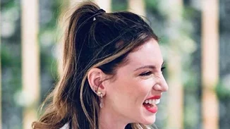 Αθηνά Οικονoμάκου | Φωτογραφίες από το party των γενεθλίων της (η έκπληξη στο γραφείο & οι τέσσερις τούρτες)