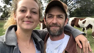 H κόρη του Luke Perry απαντά σε όσους την κατηγορούν