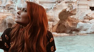 Η Σίσσυ Χρηστίδου με καρέ, κατακόκκινα μαλλιά όπως δεν την έχεις ξαναδεί