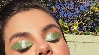 Πράσινη σκιά | Φέτος, θα την φορέσεις, σίγουρα! Μάθε πώς