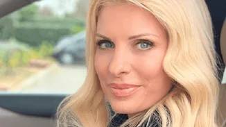 Ελένη Μενεγάκη | Με look που την έκανε να φαίνεται ακόμα πιο ψηλή & αδύνατη (Ωραίο για πρώτο ραντεβού)