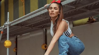 Κόνι Μεταξά | Πόζαρε γυμνή στο φακό του Σπύρου Χατζηαγγελάκη