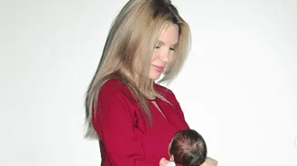 Χριστίνα Αλούπη | Βόλτα με τον δύο μηνών γιο της (φωτογραφίες)