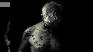 Έξαλλος ο Νίνο σχετικά με σχόλιο για τα ξανθά μαλλιά του | "Γίνατε όλοι κριτές και στυλίστες...."