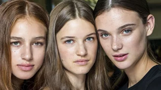 Διαφάνειες, φλασάκια, μπαλαγιάζ, ανταύγειες | Τι να κάνεις το καλοκαίρι 2019 στα μαλλιά σου