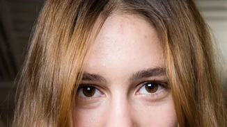 Πώς να περιποιηθείς τα μαλλιά σου με φυσικά συστατικά