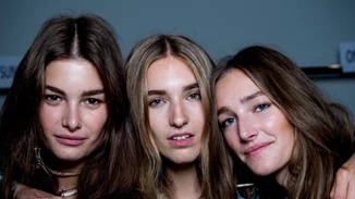 Χρώμα μαλλιών για καστανές | 10 αποχρώσεις που σου ταιριάζουν και μπορείς να κάνεις τώρα στα μαλλιά σου