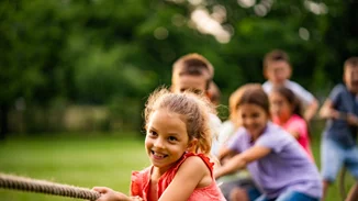 Πώς να μετατρέψεις την αυλή σου σε μοντεσσοριανό χώρο παιχνιδιού