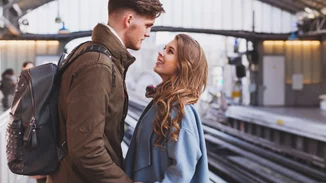 5 σημάδια των ανθρώπων με χαμηλό δείκτη νοημοσύνης, σύμφωνα με την AI