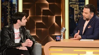 Ίαν Στρατής | Η αποθέωση από τον Αρναούτογλου & οι εξηγήσεις για τη μέρα που κατέβασε το παντελόνι του στον αέρα του X-Factor