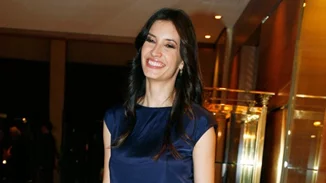 Μάρα Δαρμουσλή | Η εντυπωσιακή εμφάνιση με μαγιό λίγο πριν ανέβει τα σκαλιά της εκκλησίας!