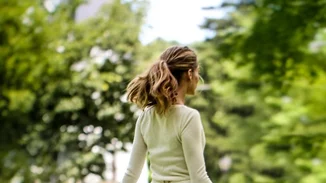 Φόρεμα αντί για νυφικό; Βρήκαμε τα 14 πιο ωραία αν θέλεις να είσαι μια διαφορετική νύφη