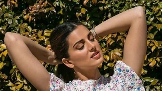 Το Zara φόρεμα της Σταματίνας Τσιμτσιλή δεν κοστίζει ούτε 40 ευρώ