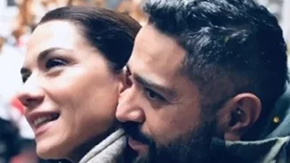 Βάσω Λασκαράκη & Λευτέρης Σουλτάτος | Πέρασαν την Τσικνοπέμπτη με φίλους στο νέο τους σπίτι