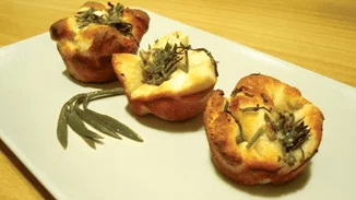 Αφράτα αλμυρά ψωμάκια με κρίταμο