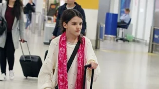Suri Cruise | Κλείνει τα 18, αλλά ο μπαμπάς της έχει να την δει 12 χρόνια.