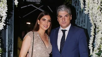 Σταματίνα Τσιμτσιλή | Δες πώς ντύνεται κάθε φορά που βγαίνει με τον σύζυγό της (φωτογραφίες)