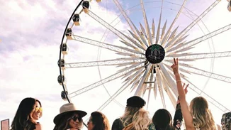 Coachella Festival | 10 + 2 αγαπημένα μας looks από την ιστορία του θεσμού