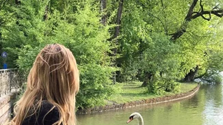 Έκπληξη! Ελληνίδα τραγουδίστρια είναι έγκυος και περιμένει δίδυμα