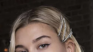 Hailey Bieber | Πώς έκανε τα μαλλιά της για να υποδεχτεί τη νέα σεζόν