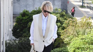 Νατάσα Καλογρίδη | Δίπλα στον Αλέξανδρο Λυκουρέζο στο Εφετείο (pics)