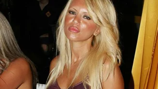 Πώς είναι σήμερα η Τάρια Μπούρα | Δες την Ελληνίδα Pamela Anderson με την 16χρονη κούκλα κόρη της