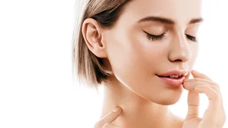 Θέλεις τέλειο πρόσωπο; Αυτές είναι οι 5 καλύτερες θεραπείες για αψεγάδιαστη επιδερμίδα!