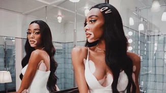 Η Winnie Harlow «ζήλεψε» τα μαλλιά της Kylie Jenner και ορίστε τι χρώμα τα έκανε
