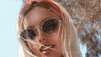 Κωνσταντίνα Κομμάτα | Δες τη να ποζάρει με την κούκλα αδερφή της!