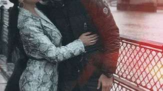 Ζευγάρι της εγχώριας showbiz αποκαλύπτει το φύλο του τρίτου μωρού που περιμένει