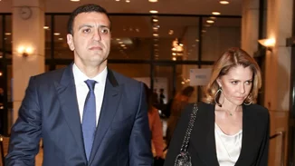 Τζένη Μπαλατσινού και Βασίλης Κικίλιας παντρεύονται! Δες την αναγγελία του γάμου τους