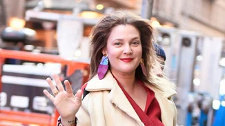 Drew Barrymore | Η άσκηση και η διατροφή που ακολουθεί στα 45 της
