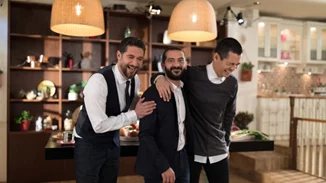 Οι άλλοι είναι πολύ ψηλοί | Ο Λεωνίδας Κουτσόπουλος (αυτός ο cool τύπος) αποκάλυψε το ύψος του