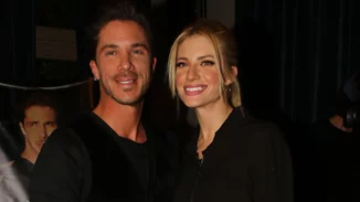 Η Ευαγγελία Αραβανή και ο Νίκος Οικονομόπουλος είναι full in love! Δες τους να ποζάρουν αγκαλιά!