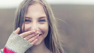 Γιατί οι νέες γενιές κοριτσιών τείνουν να έχουν περίοδο σε ολοένα και μικρότερες ηλικίες;