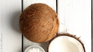 Φτιάξε μάσκα προσώπου με μέλι και λάδι καρύδας (και τι να ΜΗΝ βάζεις στις μάσκες ομορφιάς)!