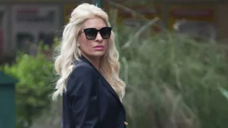 Ελένη Μενεγάκη | Δες τι φόρεσε σε βόλτα της στο κέντρο της Αθήνας