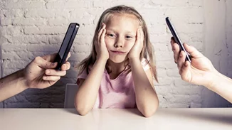 Τα παιδιά μας δεν χρειάζονται εφαρμογές, αλλά αγκαλιές