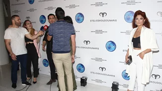 Η αμήχανη (;) στιγμή που Μαίρη Συνατσάκη και Μύρωνας Στρατής συναντήθηκαν σε επίσημο event