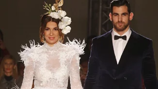 Η Ελένη Χατζίδου διαλέγει νυφικό | Δες το σχέδιο υπερπαραγωγή με την τεράστια ουρά